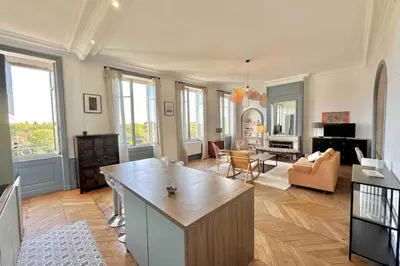 Coin salon dans l'établissement Appartement de 160m2 proche centre Lyon