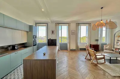Télévision ou salle de divertissement dans l'établissement Appartement de 160m2 proche centre Lyon