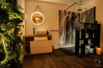 Plan de l'établissement Love Room SPA JACUZZI SAUNA et DONJON - Tanière Dé-Plaisirs