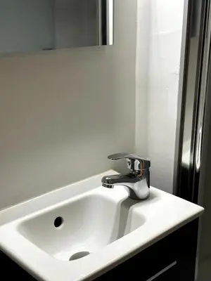 Salle de bains dans l'établissement L'hypercentral - 4 Chapeaux