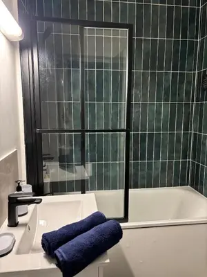 Salle de bains dans l'établissement Le Charmant - Proche Gare