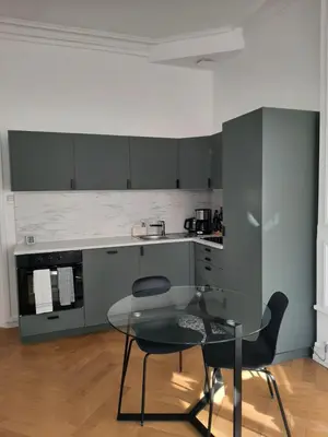 Cuisine ou kitchenette dans l'établissement Haussmannien rénové et climatisé, Centre de Lyon - Métro Saxe-Gambetta