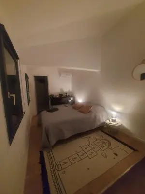 Un ou plusieurs lits dans un hébergement de l'établissement Chambre confortable et indépendante - Proche aéroport, Lyon et la Plaine de l'Ain