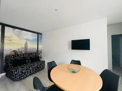 Télévision ou salle de divertissement dans l'établissement Éclat St Romain n1, 6 pers, moderne, wifi, parking, proche vienne
