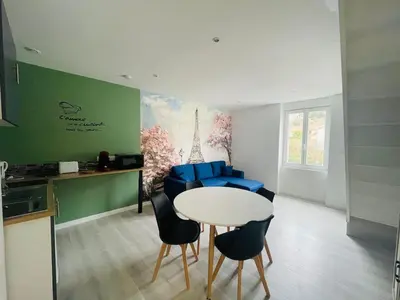 Cuisine ou kitchenette dans l'établissement Éclat St Romain n3, duplex - moderne - WIFI - CLIM- proche Vienne