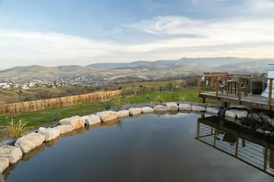 Paysage naturel près de la tente de luxe