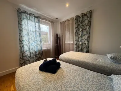 Un ou plusieurs lits dans un hébergement de l'établissement Villa Twenty Fort with pool Lyon