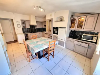 Cuisine ou kitchenette dans l'établissement Clos des Jardiniers 2