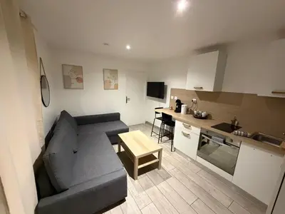 Cuisine ou kitchenette dans l'établissement T2 Le Crystal x4 pers - Centre Venissieux