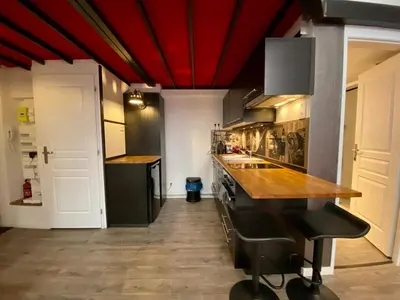 Cuisine ou kitchenette dans l'établissement LE LOFT des Charmettes