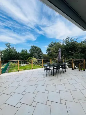 Balcon ou terrasse dans l'établissement Charmante maison, 3 chambres et parking, Vienne