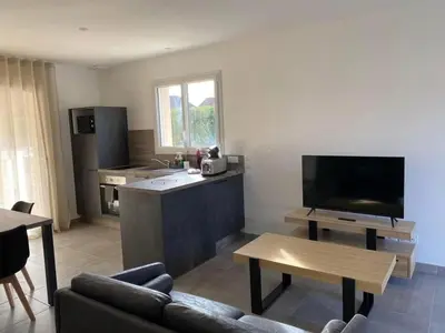 Cuisine ou kitchenette dans l'établissement Les Villas Gîtes de Vertrieu