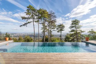 Piscine de l'établissement Ermitage - Magnificent Villa with Panoramic View Saint-Cyr-au-Mont-d'Or ou située à proximité