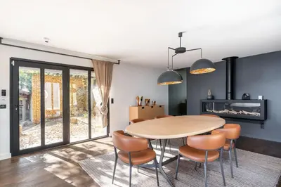 Cuisine ou kitchenette dans l'établissement Ermitage - Magnificent Villa with Panoramic View Saint-Cyr-au-Mont-d'Or
