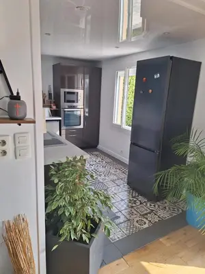 Cuisine ou kitchenette dans l'établissement Chambre Noah chez Laurent