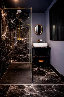 Salle de bains dans l'établissement La Suite 7ième ciel étoilé, SPA XXL, Lit sous les étoiles, 5 min centre ville
