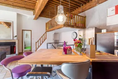 Coin salon dans l'établissement Le Duplex de Fourvière