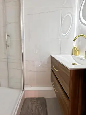 Salle de bains dans l'établissement La White box