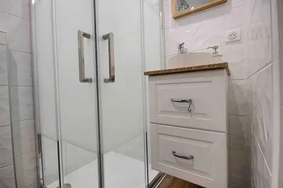 Salle de bains dans l'établissement La Casa Dorée