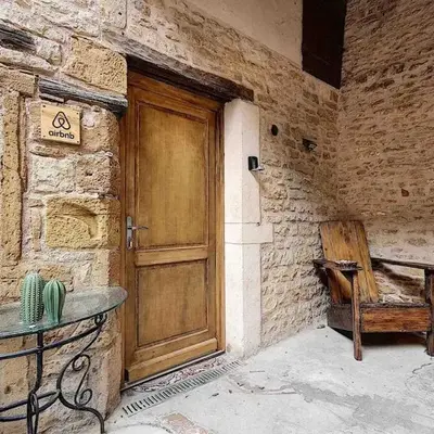 La Casa Dorée