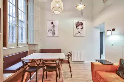Coin salon dans l'établissement Bel appartement 3 chambres proche Opéra