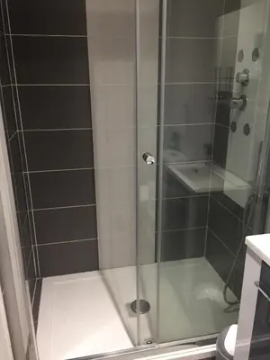 Salle de bains dans l'établissement LES GITES CHEROIS, ravissant cottage, 3 personnes