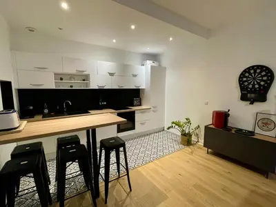 Cuisine ou kitchenette dans l'établissement T3 refait à neuf quartier Hôtel de Ville-Terreaux