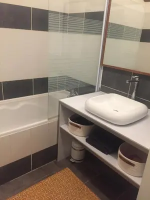 Salle de bains dans l'établissement LES GITES CHEROIS sweet home maison 8 personnes