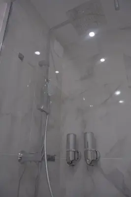 Salle de bains dans l'établissement cosy ,lumineux avec parking