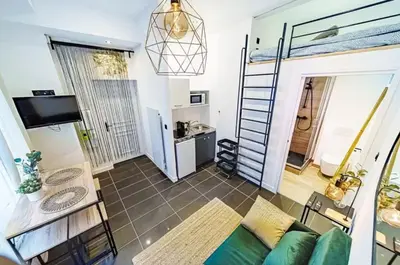 Cuisine ou kitchenette dans l'établissement Studio cosy avec mezzanine, bien équipé, Caluire