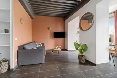 Coin salon dans l'établissement Superbe T3 avec vue imprenable sur le Rhône