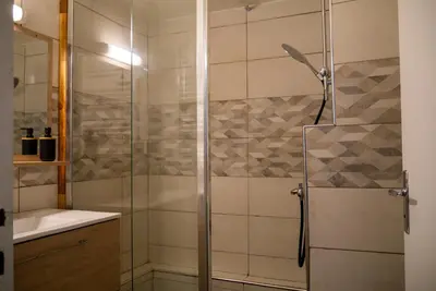 Salle de bains dans l'établissement Vue sur la saone