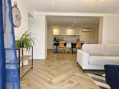 Cuisine ou kitchenette dans l'établissement Le Zénith - 3 chambres, 3 salles de bain - 8 pers max - Local à vélos - Réservation à la chambre possible