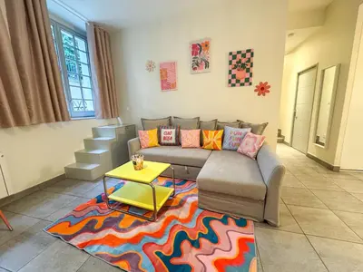 Coin salon dans l'établissement Lyon funky flat piscine et parking