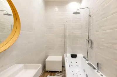 Salle de bains dans l'établissement Escapade de Lyon, Relax & Balnéo Métro Charpennes