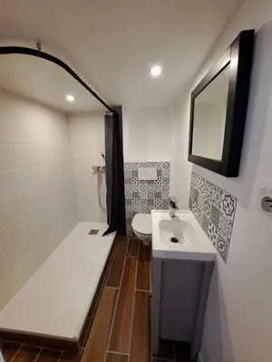 Salle de bains dans l'établissement Studio cosy entièrement rénové à deux pas de Lyon