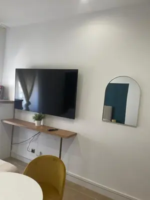 Télévision ou salle de divertissement dans l'établissement CHARMANT STUDIO proximité GARE LYON PART-DEU
