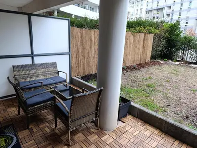 Jardin de l'établissement Appartement avec jardin à coté du métro