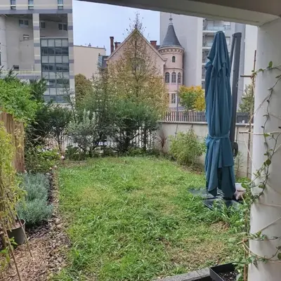 Appartement avec jardin à coté du métro