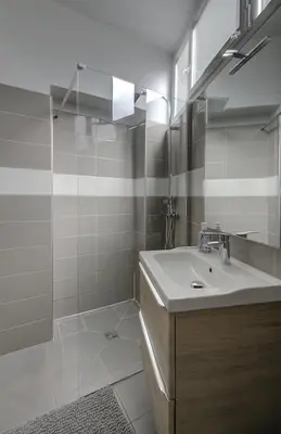 Salle de bains dans l'établissement Saint Genevieve Chic
