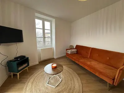Plan de l'établissement Charmant avec petit balcon au coeur du village