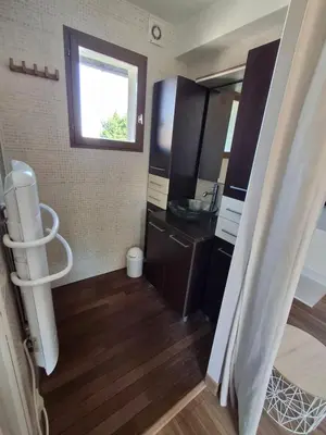 Salle de bains dans l'établissement La belle des trappes 2