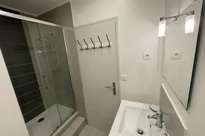 Salle de bains dans l'établissement Appartement Lyon 8 proche métro