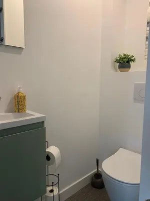Salle de bains dans l'établissement Sur côte en Dombes