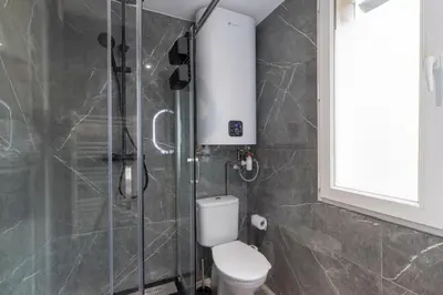 Salle de bains dans l'établissement Cabana & Le Carrefour Lyonnais - Metro 5 min