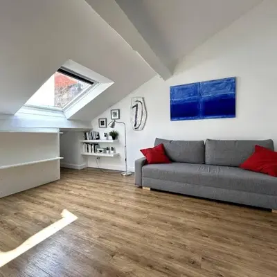Quiet comfortable and bright studio in Garibaldi