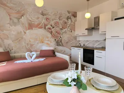 Cuisine ou kitchenette dans l'établissement Studio L'éclat vue sur rhône, CNPE, accès direct via rhona, clim