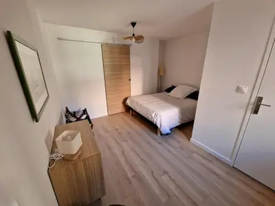 Un ou plusieurs lits dans un hébergement de l'établissement Maison neuve clim terrasse TV wifi fibré parking