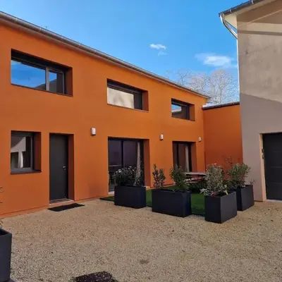 Maison neuve clim terrasse TV wifi fibré parking