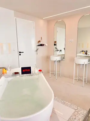 Plan de l'établissement Suite Cozy - lit rond Bergson Stade Zénith Technopole